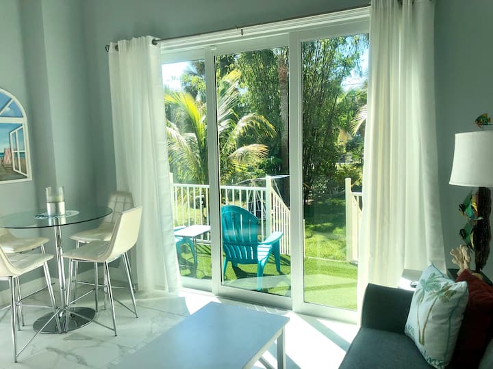 Sandy Cove Cottage/Sandy Cove Villa near the beach