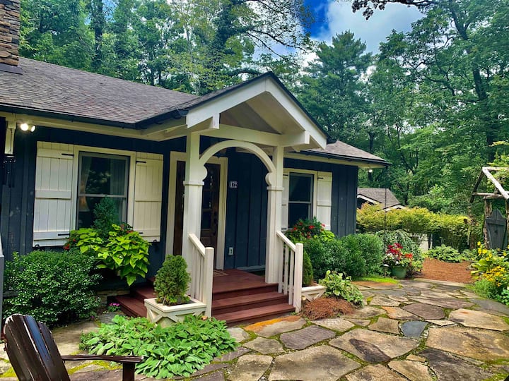 ❤️Romantic Highlands Cottage❤️Trail Access to Town!