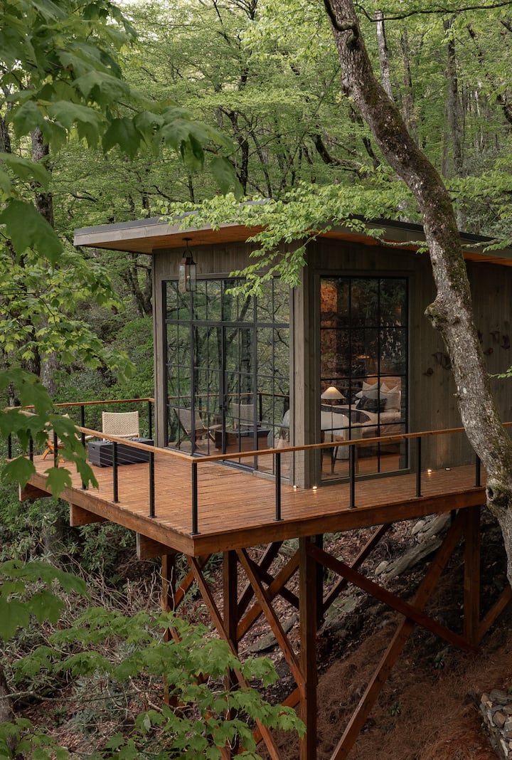 HideInnSeek | Bird Nest Treehouse 2 mi to Main St.