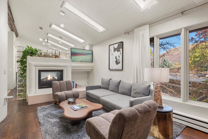 Aspen Stash Pad with Fireplace, Parking, W/D