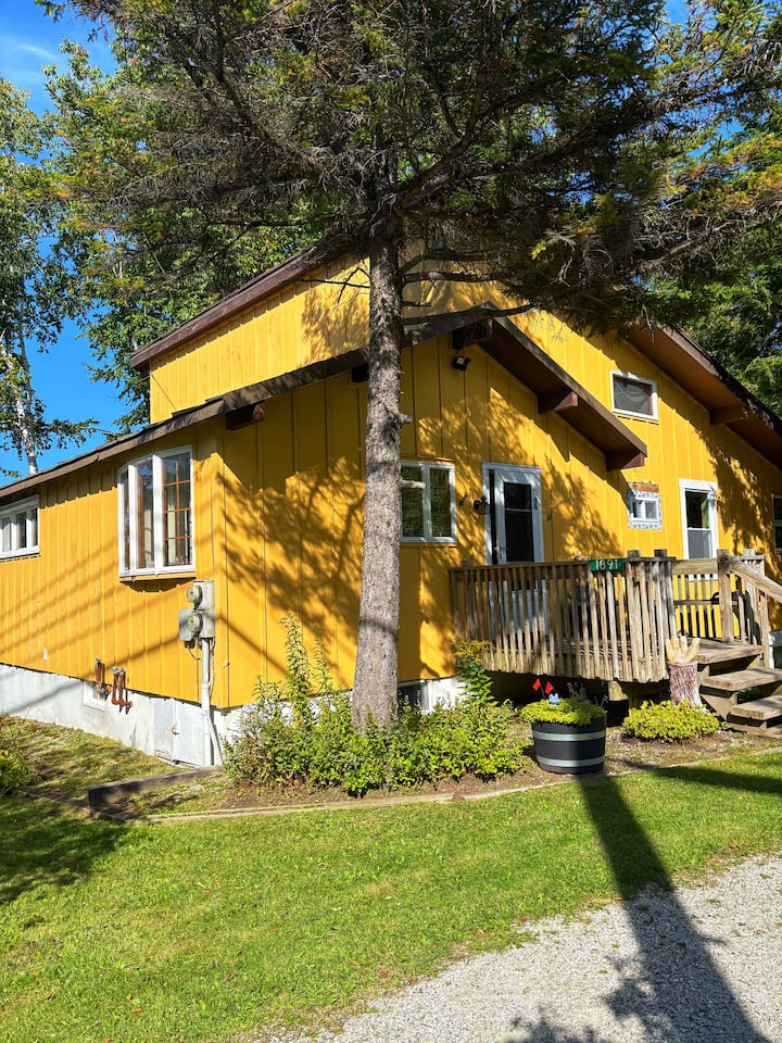 Cozy Riverside Retreat-5 Min to the K1 Lodge