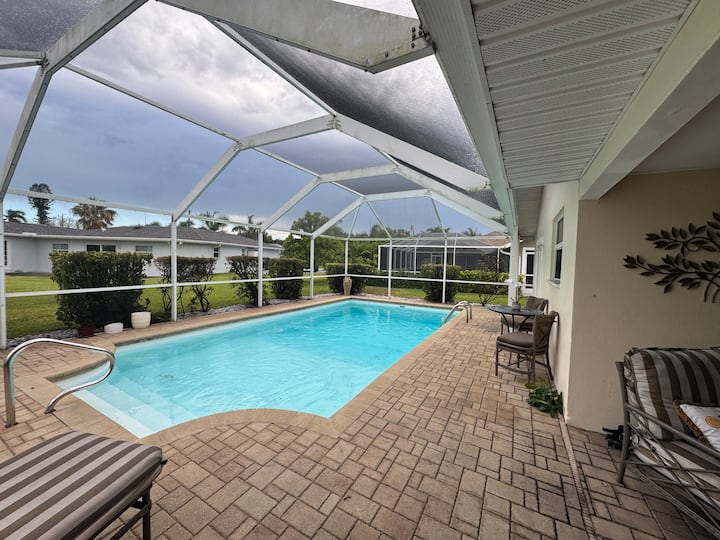 Bay Breeze Heated Pool Retreat - Near Boat Ramp