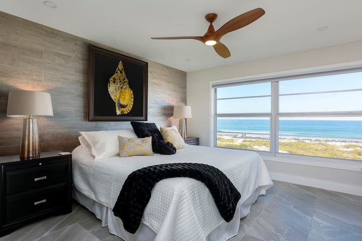 Fantastic Direct Oceanfront/EZ to beach and pool