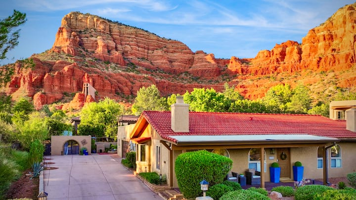 Red Rock VIEWS Villa, HiKING, Iconic Chapel