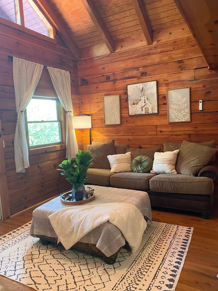 Moonlight Kiss-Romantic-Hot Tub -Cabin W/ View