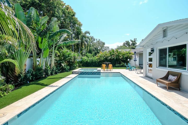 Paradise Palms - Private Pool Oasis - St. Pete