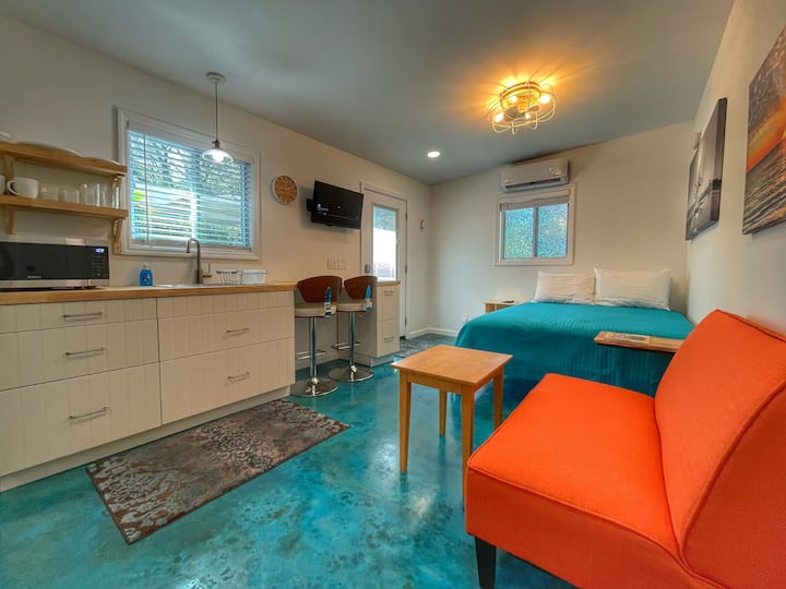 Ocean Suite on King; near beach pool access!