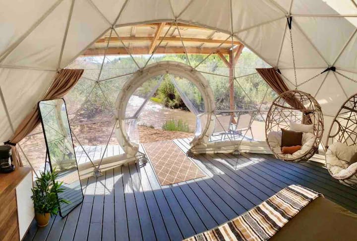Insta-worthy Dome w/ Pellet Stove Right By Zion
