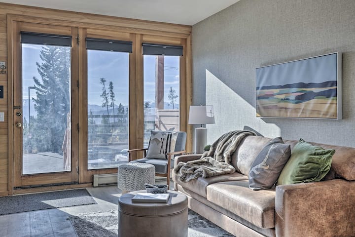 Pool, Hot Tub & Ski Shuttle! Silverthorne Condo