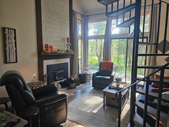VIEWS from EVERY window! Private deck.
