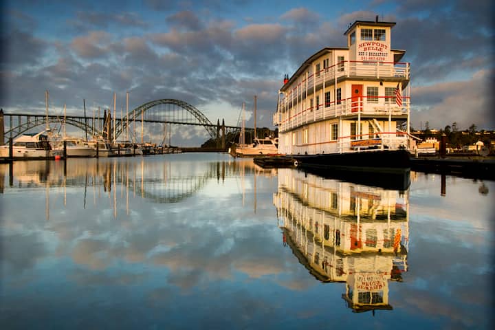 Sternwheel Riverboat B&B cabin 2
