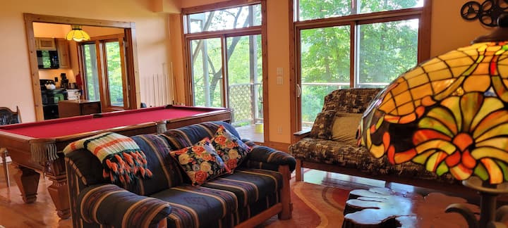 Riverside Mountain Getaway
