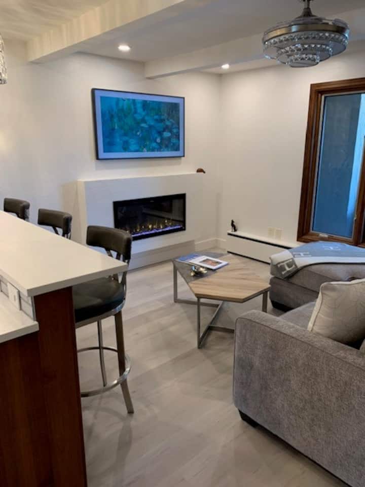 Recently Remodeled 1-Bedroom. Casual Elegance.