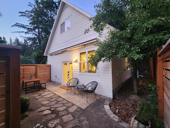 Multnomah Village Hideout