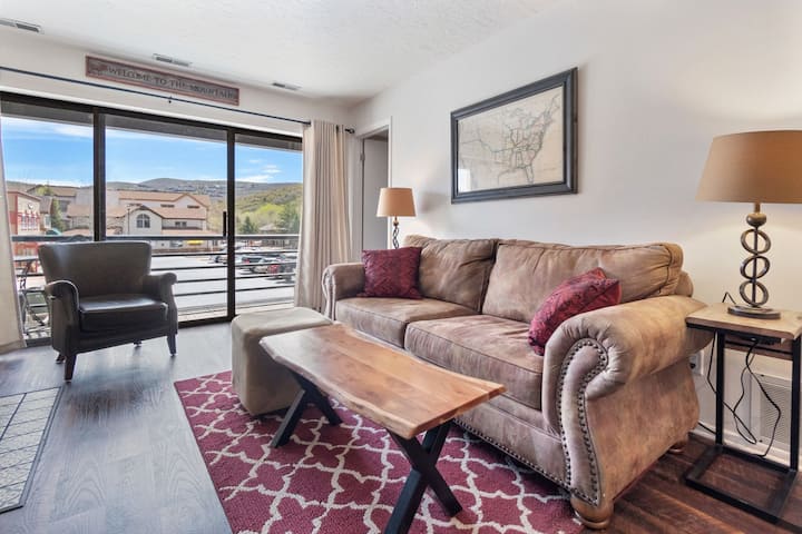 Park City: 2BR • Hot Tub • Free Ski Shuttle