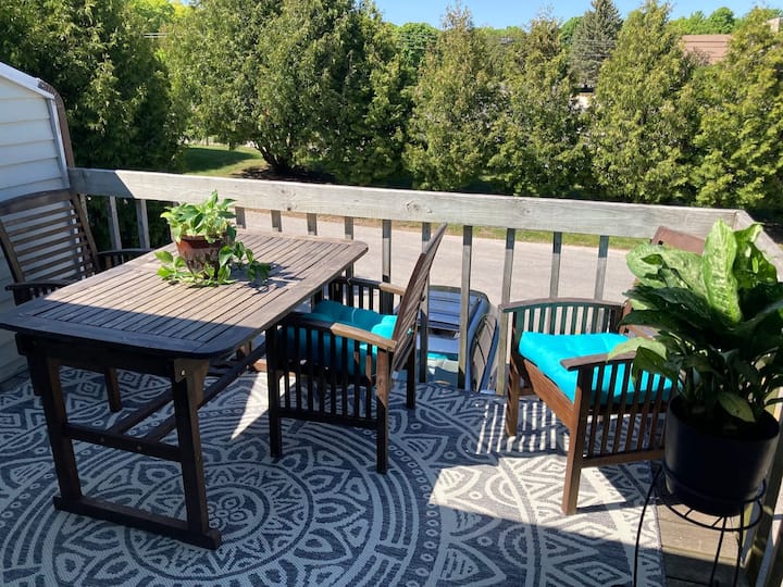 2 Bedroom 2 Bath- The Walkabout