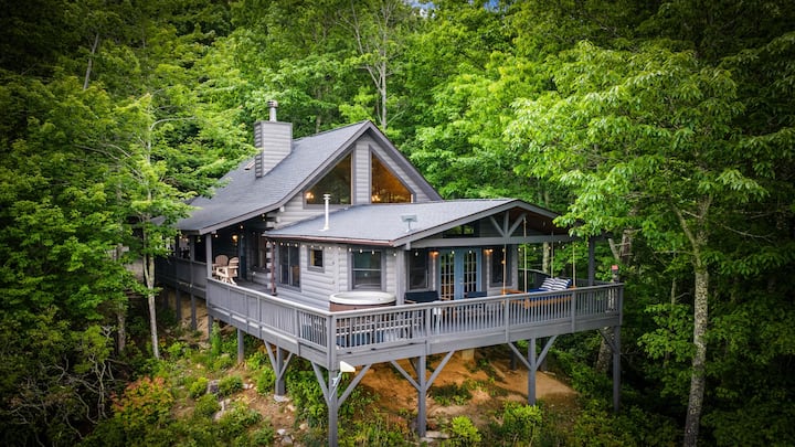 NEW Secluded Cabin w/ Incredible Views + Gameroom