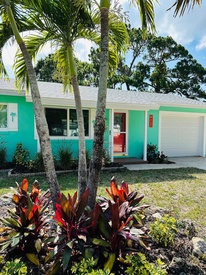PalmeBleu Heated Pool, EV, King, 15 Min Beach