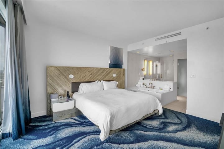 Elegant 1BR Retreat at W Hotel, Fort Lauderdale