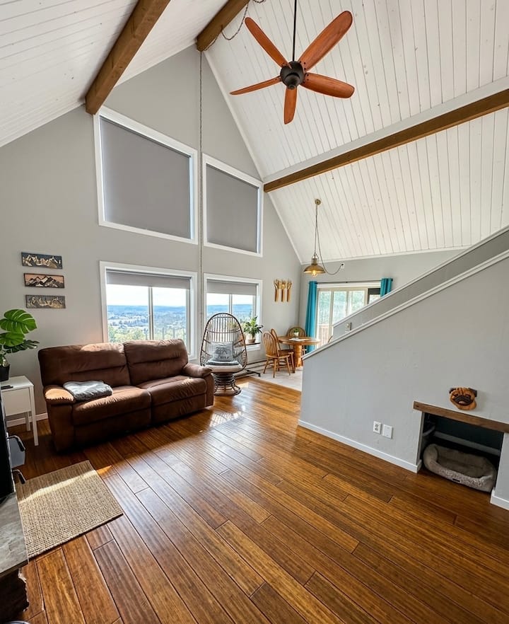 Peaceful couples retreat on golf course!