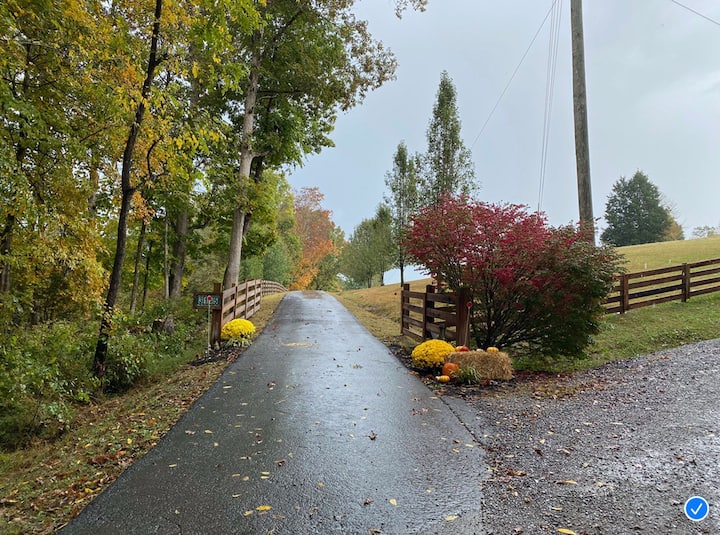 Coco's Cabin, Pets Stay FREE, near Nashville
