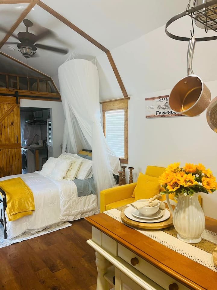 Crystal River Tiny Cottage
