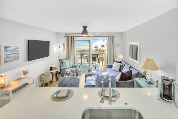 TOP Floor Oceanfront | Remodeled | Coligny Beach