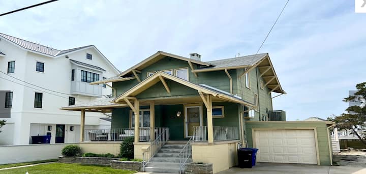 Charming Bayside Cottage near Beach