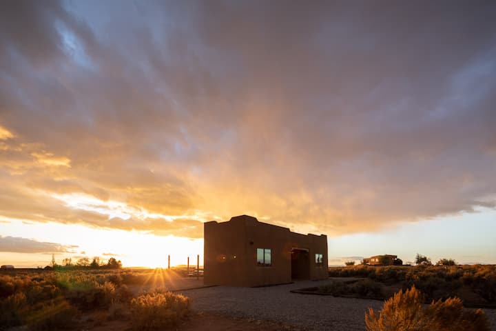Casa Alegre-Tranquil Retreat w/Mountain Views