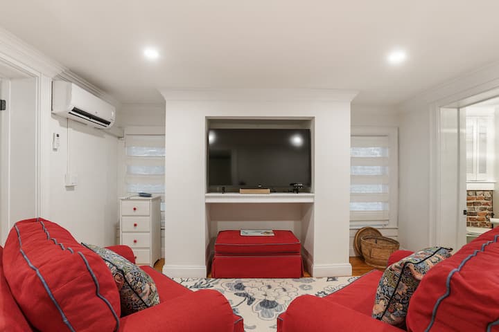 Fun Garden Apartment in Historic District