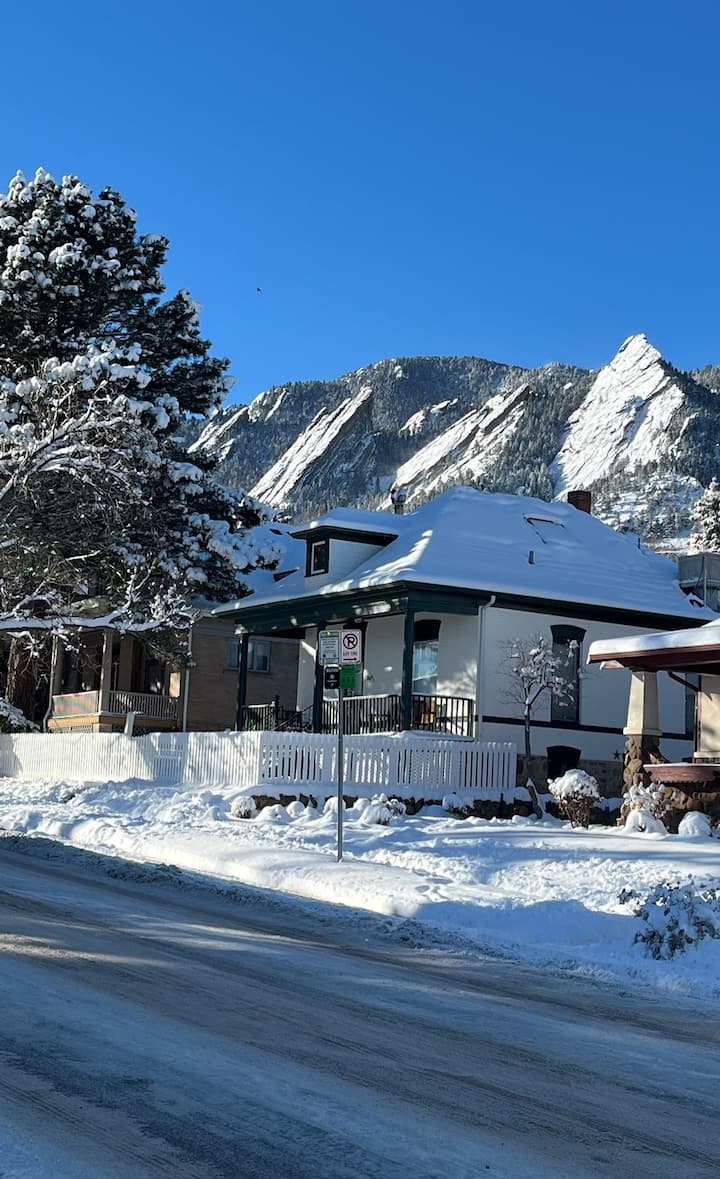Chautauqua Heights Classic Cottage