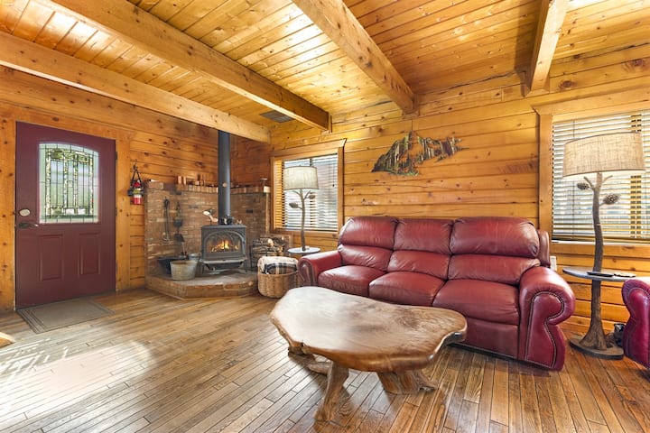 Basecamp Cabin: Log Cabin Near Trails Grand Canyon