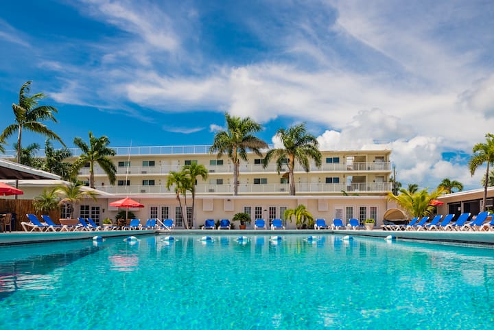 Standard 1 Bedroom King Suite with Balcony