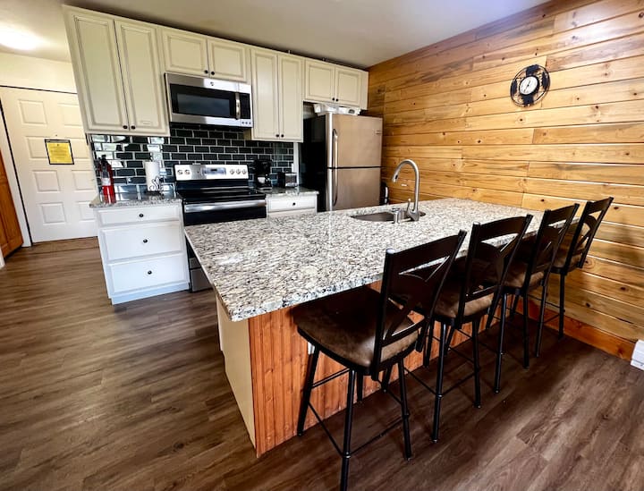 4 Season Perfection (New Listing)