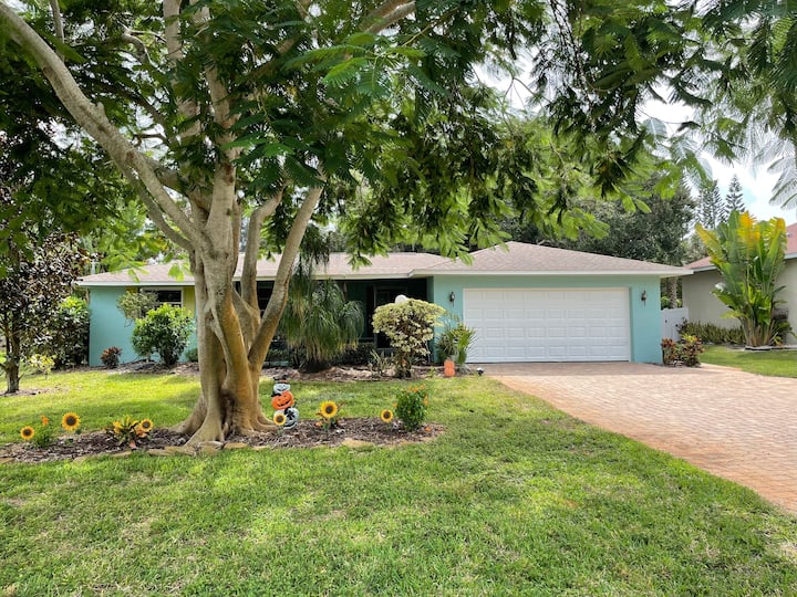 Quiet Englewood Home Near Manasota Key