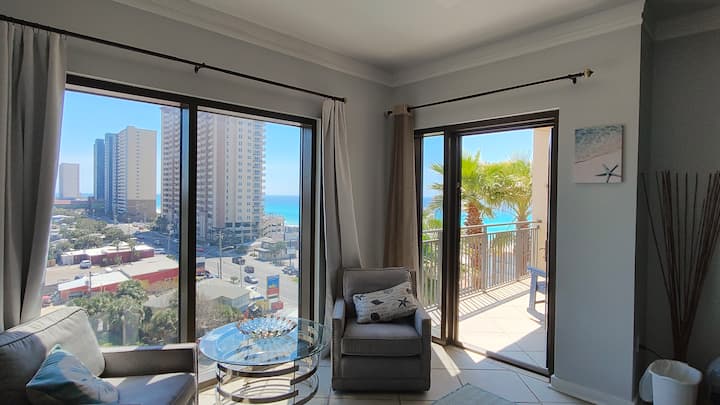 Spacious 1 bdrm/1 bath Palm Paradise condo @Origin