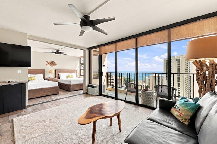 New Listing! Waikiki 32FL Condo w/Free Parking