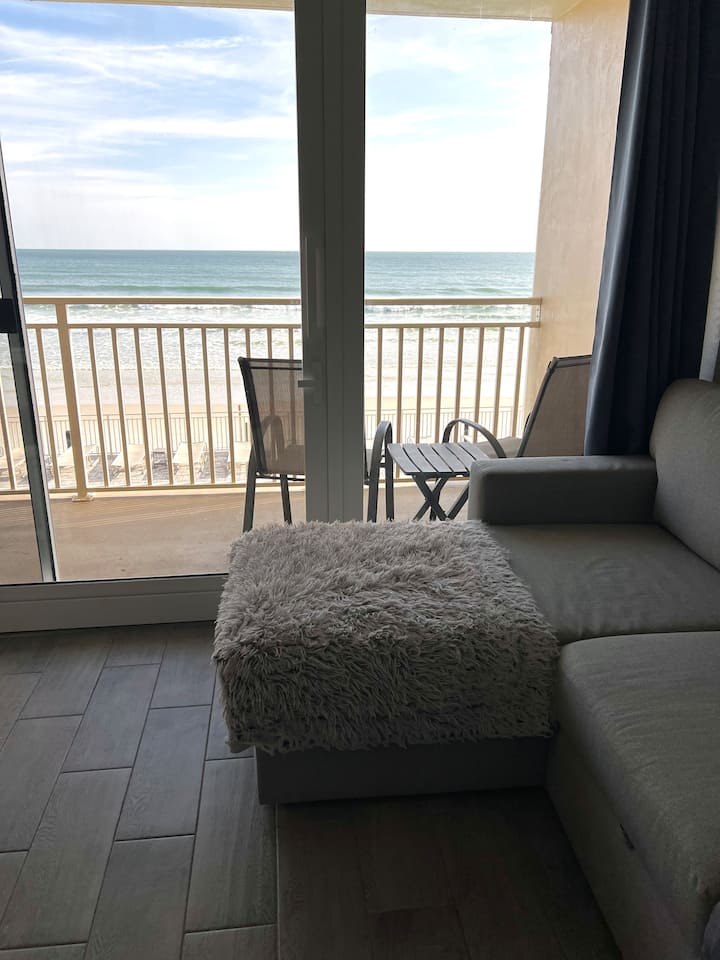 Seashell Suite ~ Ocean Front ~ Pool Open