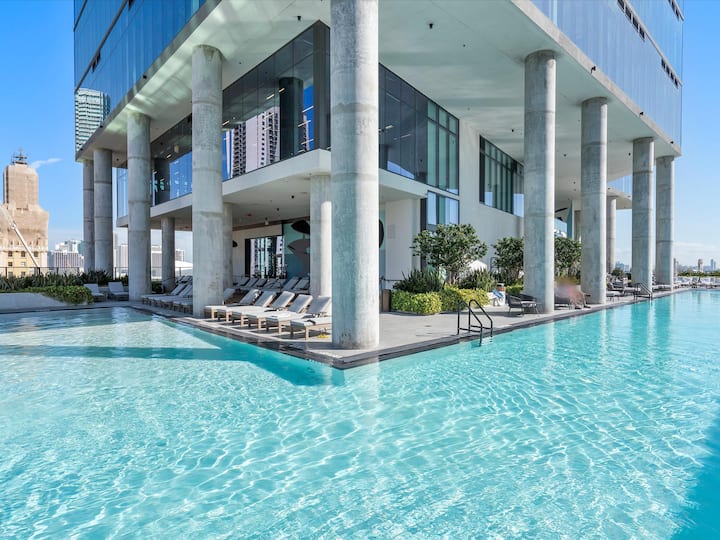 Modern Studio | Downtown & Bay Views