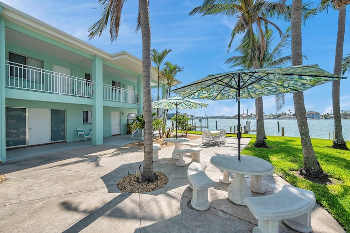 Bay View Condo Treasure Island