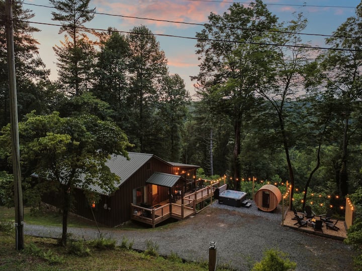 Hot Tub, Sauna, Firepit, Stunning Views, 2bed/2ba