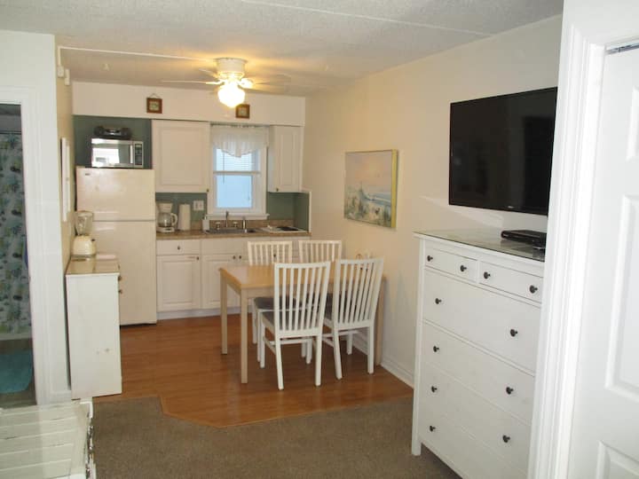 North Wildwood Studio Walkable to Bars/Restaurants
