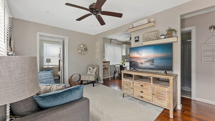 Cozy Cottage 1.5 Blocks from Beach & Boardwalk!