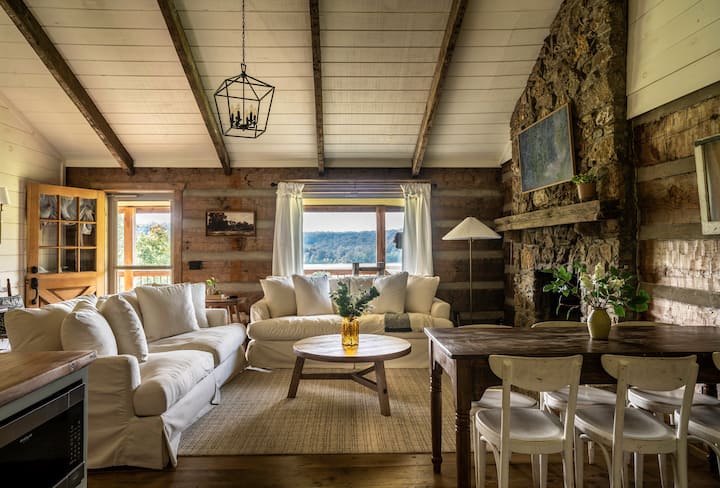 Storybook Cabin Near Nashville