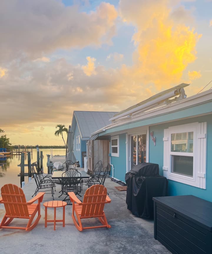 Waterfront Matlacha Cottage - Sunsets & Fishing!
