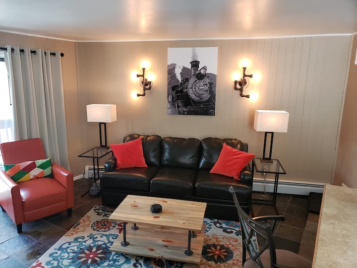 Modern One Bedroom Condo at Peak 8 Village