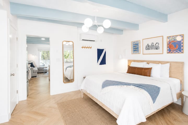 Sanibel condo - Walk to beach - Colony Inn 02