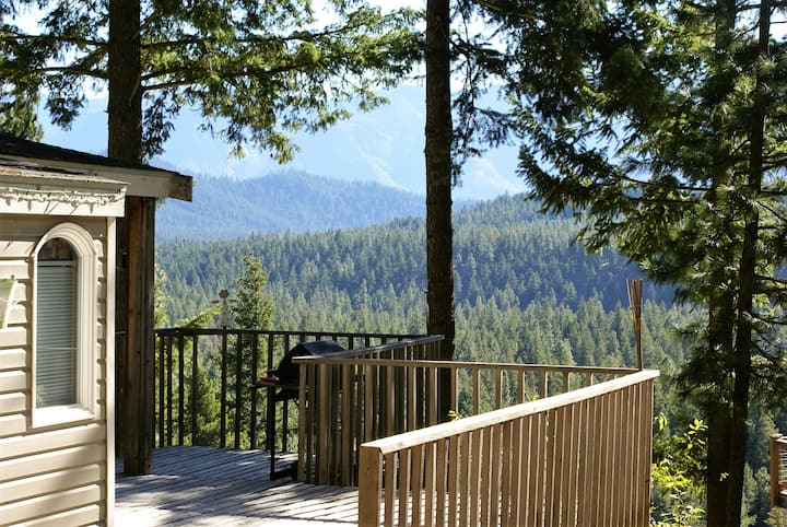 Eagles Nest, Romantic escape away from everything!