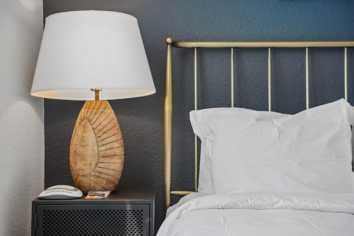 Kasa LoHi Denver | One-Bedroom King