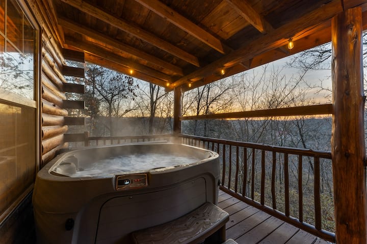 Branson Romance - Log Cabin for 2 w/Hot Tub